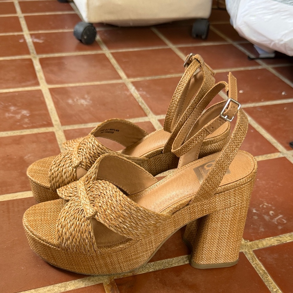 DV by Dolce Vita Braided Straw Platform Wedge Sandals in Natural Tan Size 8.5